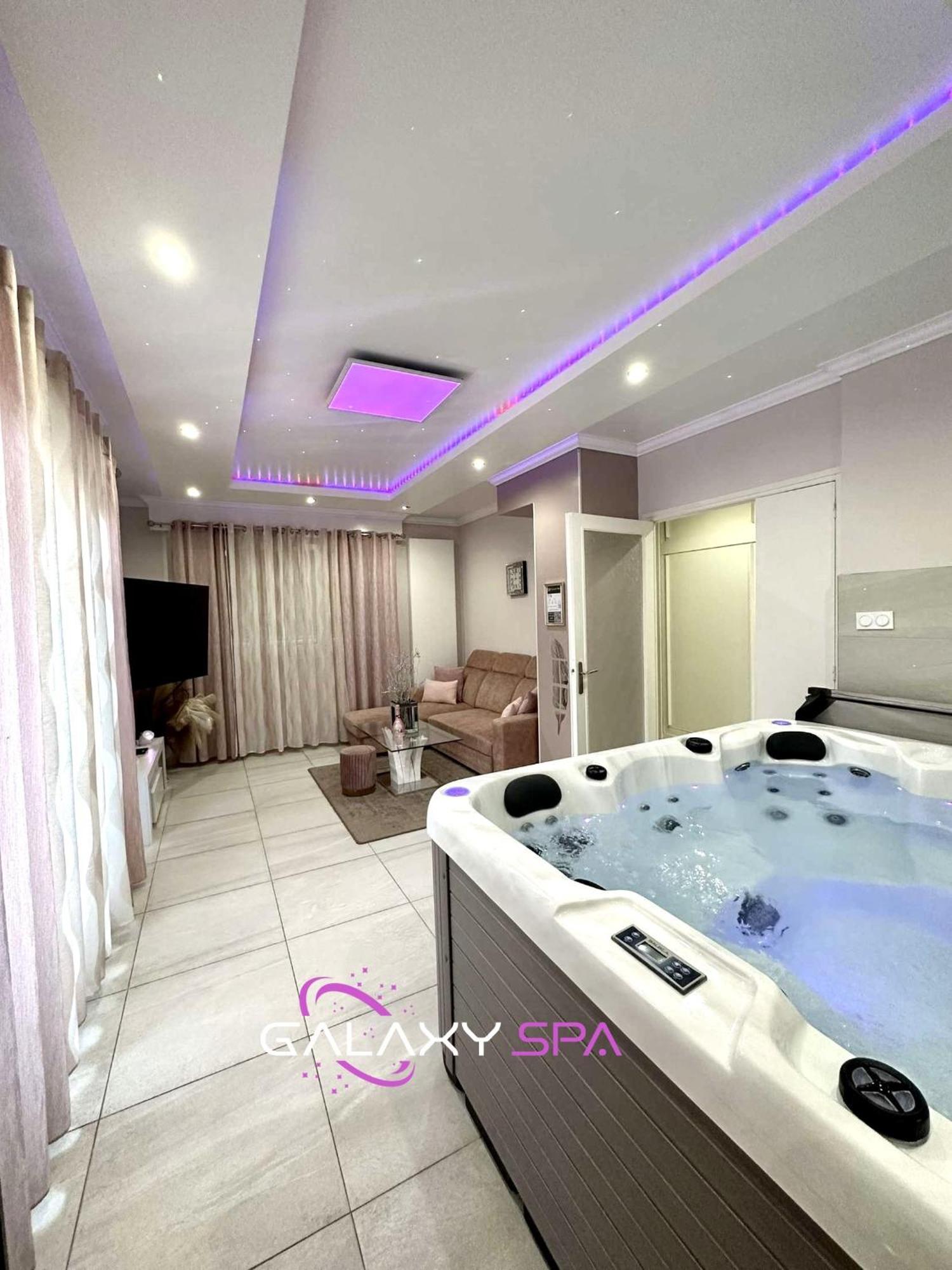 Champigneulles Galaxy Spa - Suite Venus Jacuzzi Et Sauna Privatif מראה חיצוני תמונה